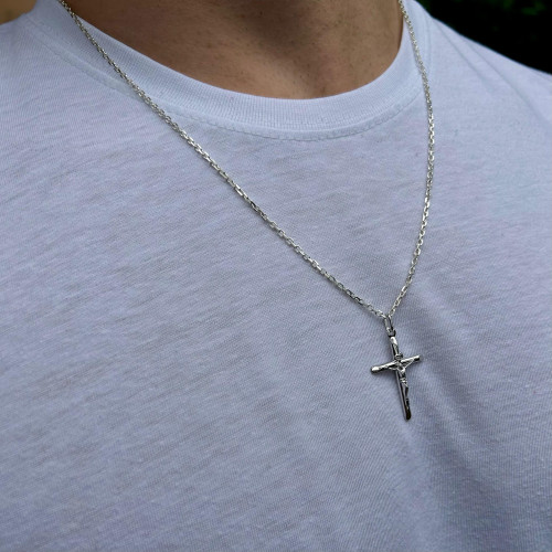 COLGANTE CRUZ PLATA MEDIA CAÑA CON CRISTO 2,8 X 2 CM
