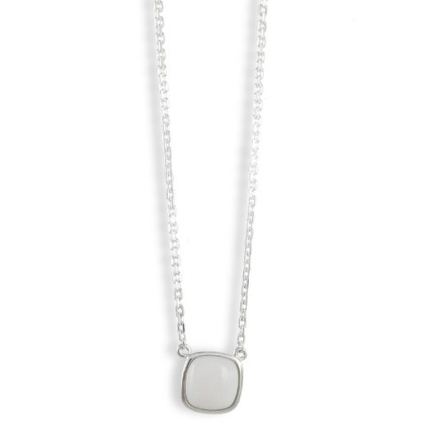 COLLAR CORTO CON AGATA BLANCA