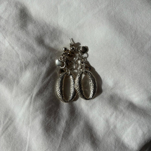 PENDIENTES LARGOS CON CORAZONES