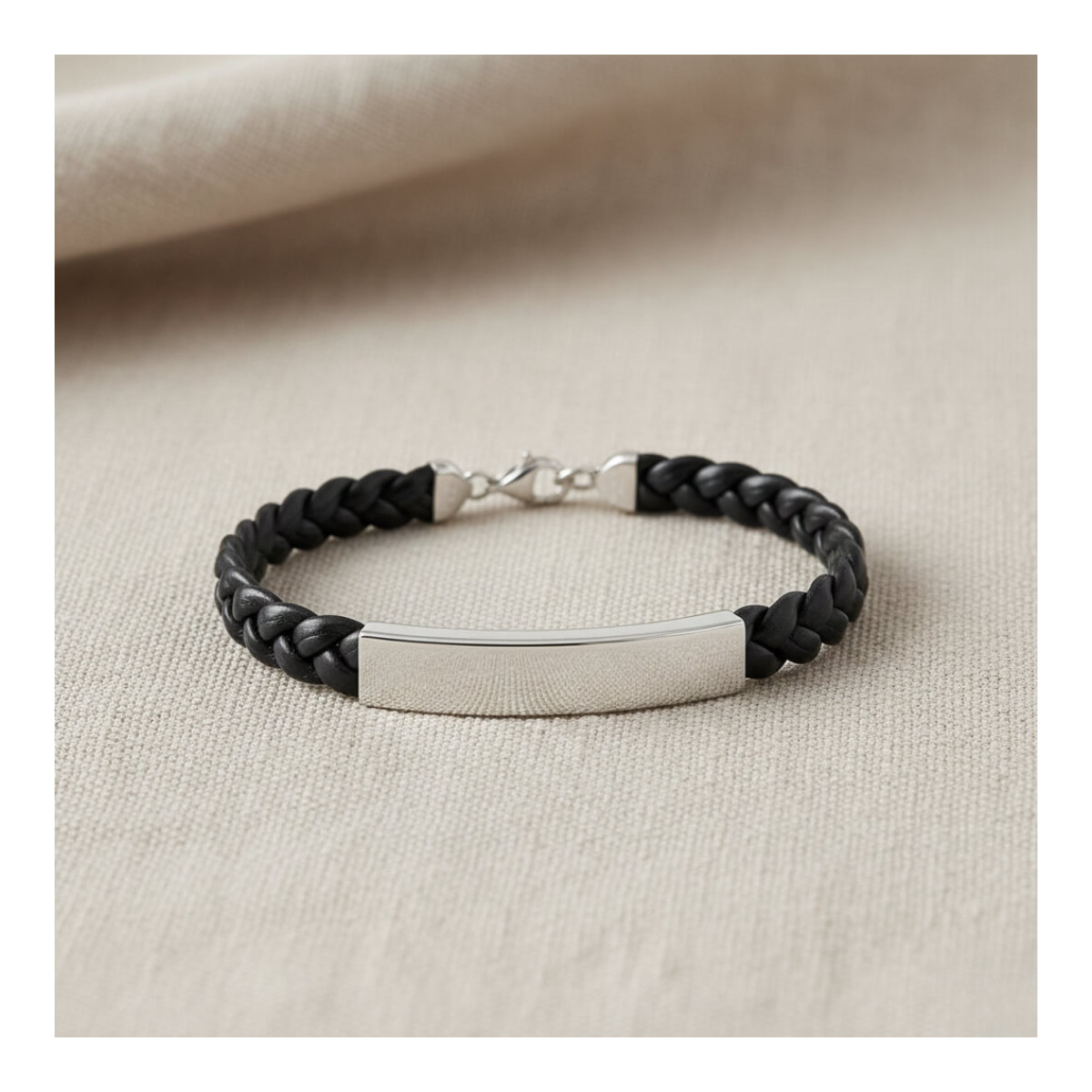 PULSERA CUERO CON PLACA