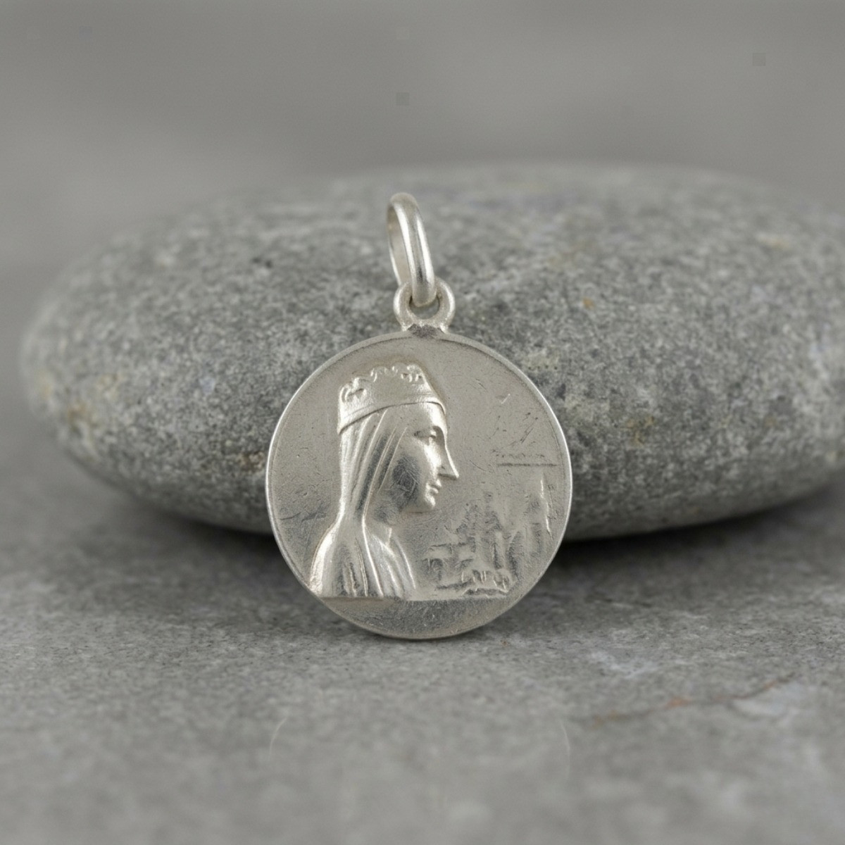MEDALLA VIRGEN DE MONTSERRAT PLATA 925 18MM
